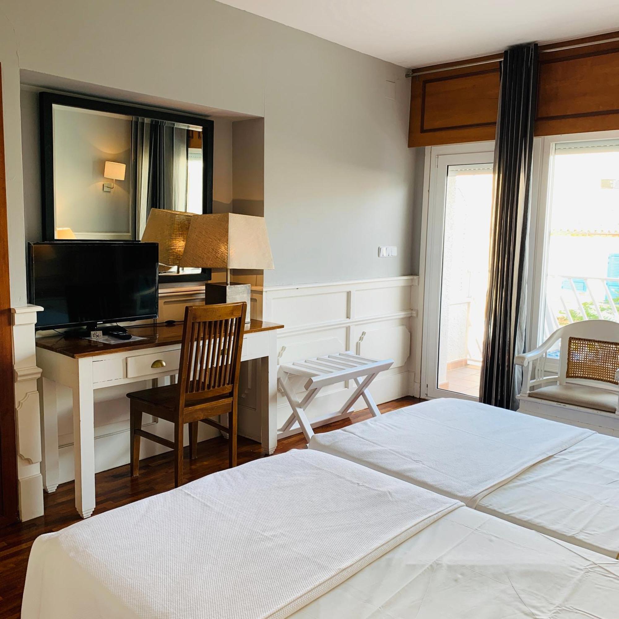 Hotel Vostra Llar Palamós Kültér fotó